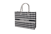 Elegant Black & White Diamond Pattern Tote Bag – Durable, Stylish & Versatile